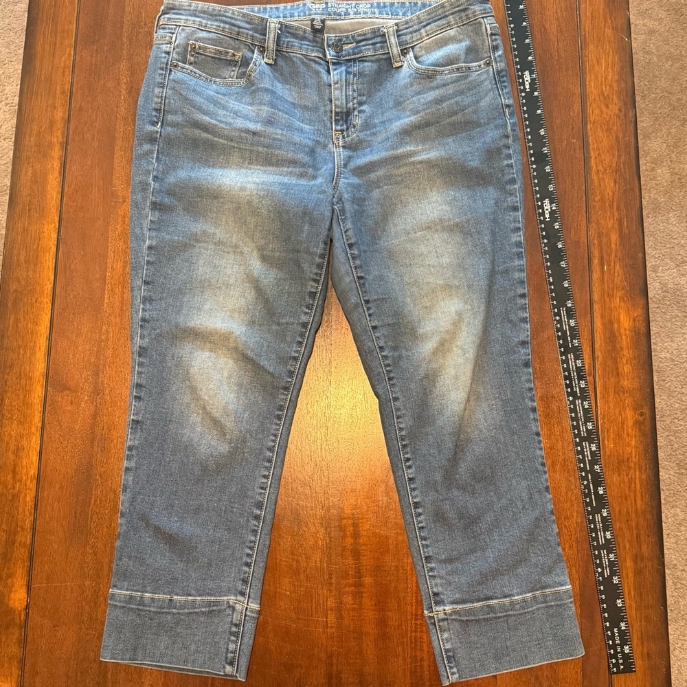 GAP Women's Cropped‎ Blue Jeans